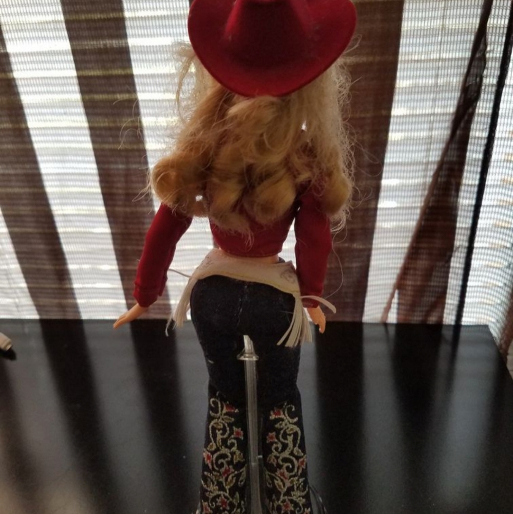 Barbie's - Picture 2 of 6